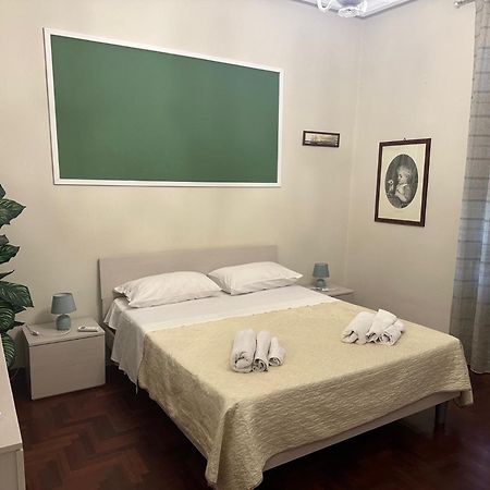 Apartament Dimora Di Maury A Due Passi Dai Trasporti E Da Ballaro Palerme Extérieur photo