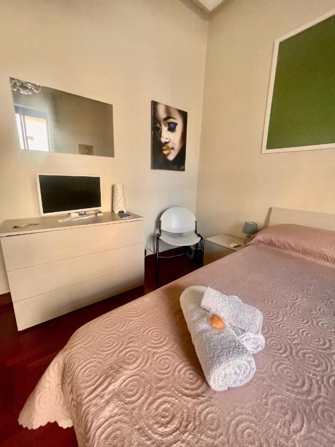 Apartament Dimora Di Maury A Due Passi Dai Trasporti E Da Ballaro Palerme Extérieur photo