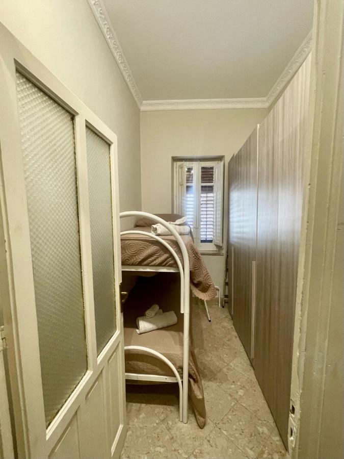 Apartament Dimora Di Maury A Due Passi Dai Trasporti E Da Ballaro Palerme Extérieur photo