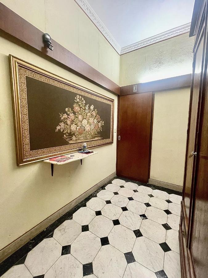 Apartament Dimora Di Maury A Due Passi Dai Trasporti E Da Ballaro Palerme Extérieur photo